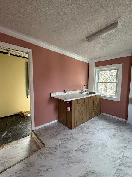 Building Photo - 129 Grasmere St