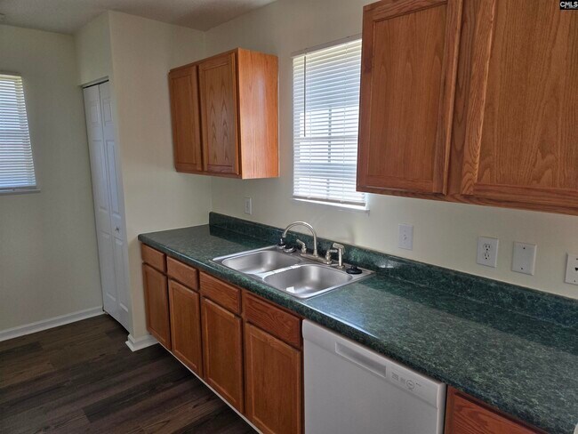 Building Photo - 132 Fox Grove Cir