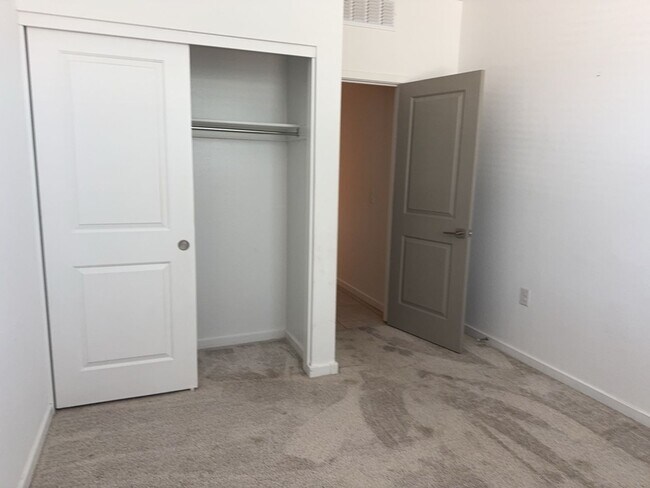 Building Photo - GORGEOUS MARLEY PARK 4 BEDROOM WITH TURF B...