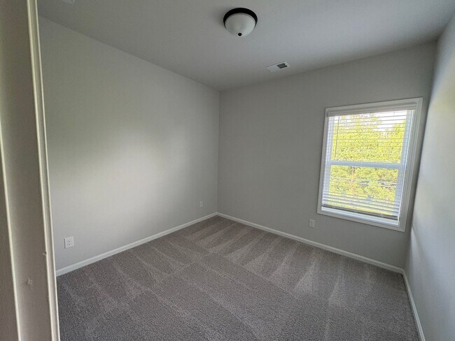 Building Photo - Charming 3BR Townhome in Adairsville