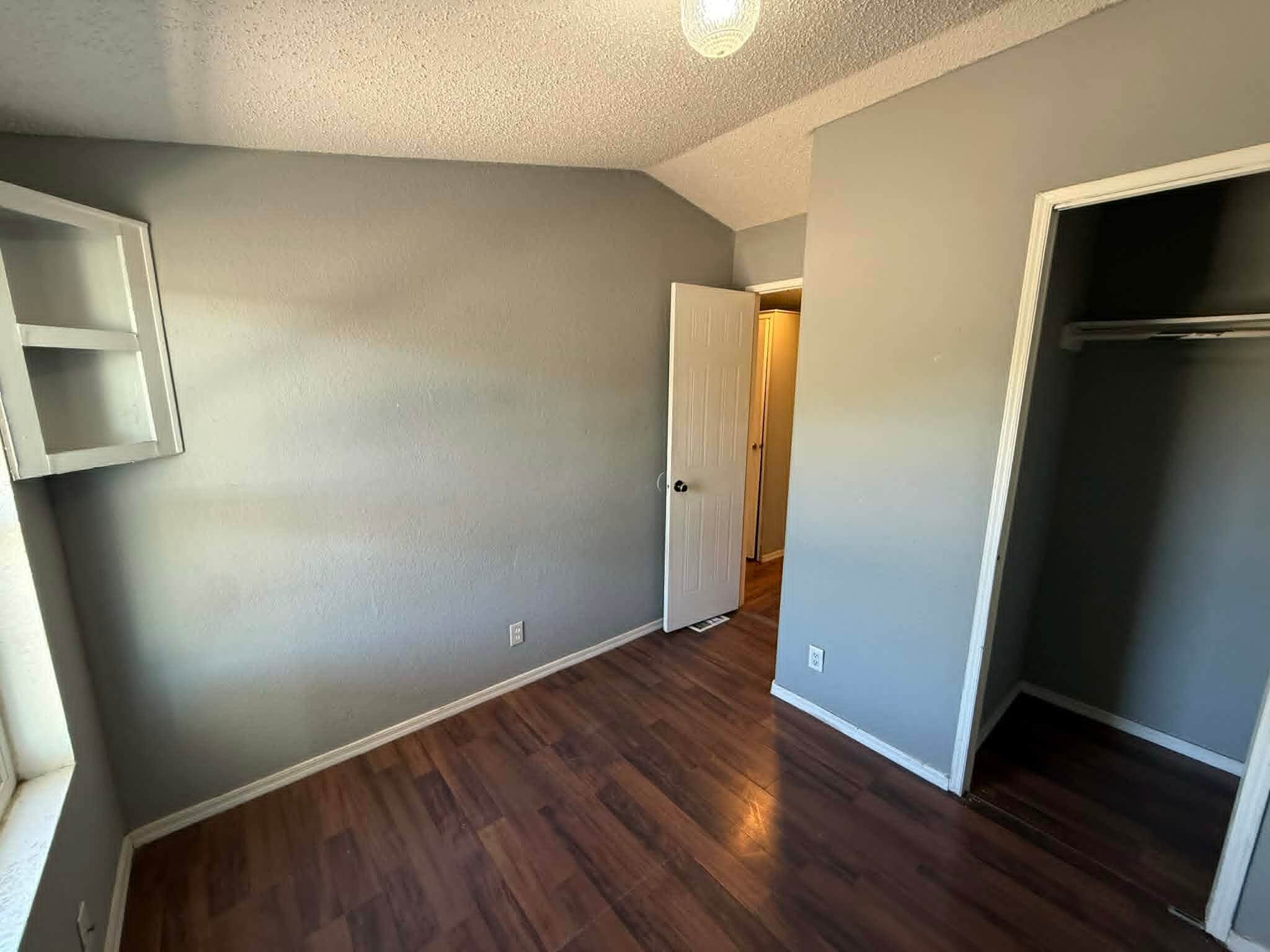 Building Photo - 2640 S Cottonwood Ln