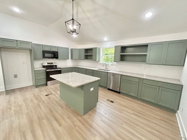 Building Photo - Beautifully Renovated 3 Bedroom 2 1/2 Bath...