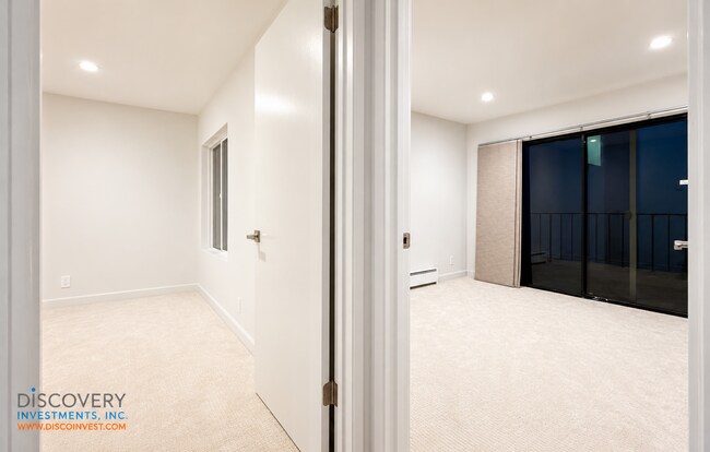 Building Photo - 2101 Shore Line Dr