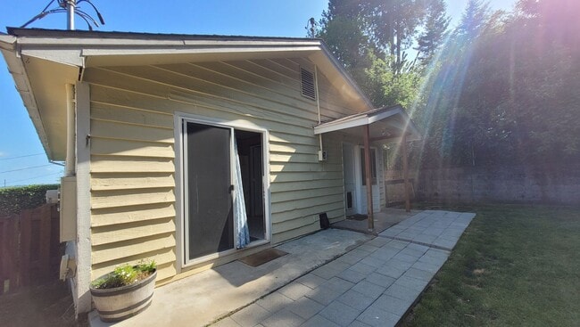 Building Photo - 63647-63649 Andrews Rd