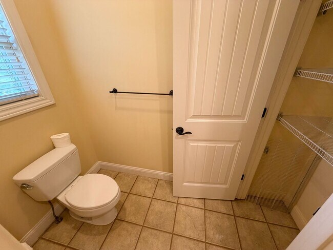 Building Photo - 1513 Stonebluff Ct