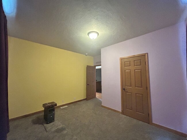 Building Photo - 3 Bed, 2 Bath Home on 5 Acres – Florence, ...