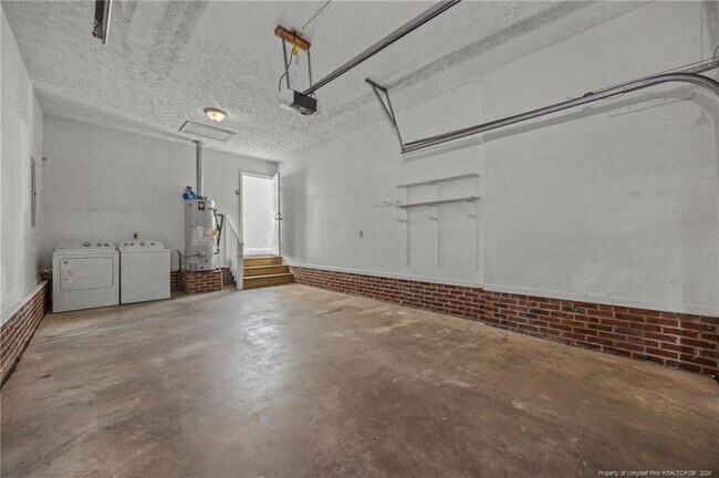Building Photo - 1421 Matilda Ct
