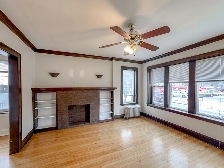 Building Photo - 4608 N Kildare Ave