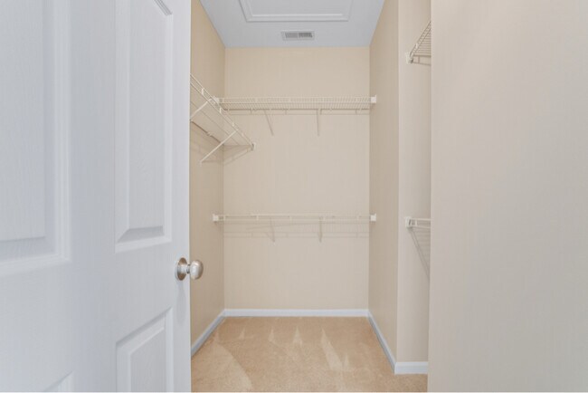 Building Photo - 9329 Lenox Pointe Dr