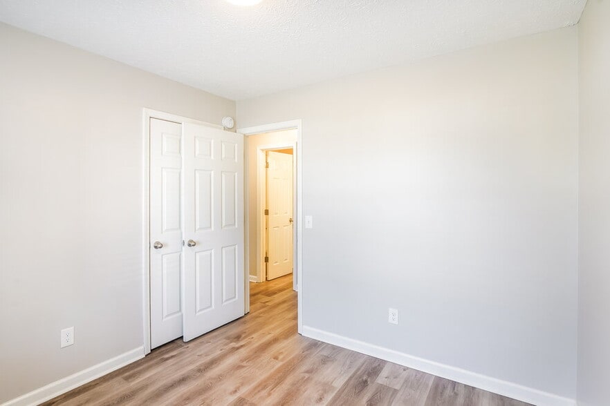 Building Photo - 2718 Lincoya Dr