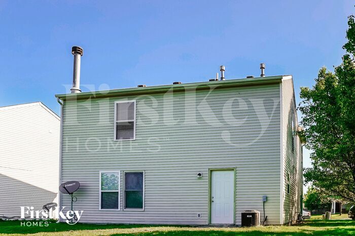 Building Photo - 2122 Southernwood Ln