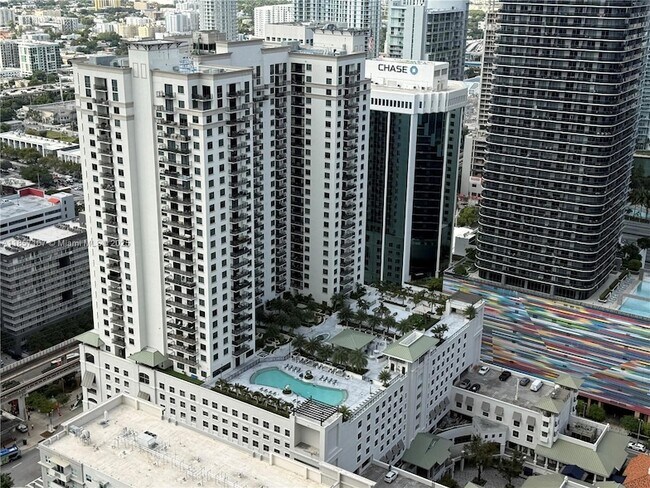 Building Photo - 1100 S Miami Ave