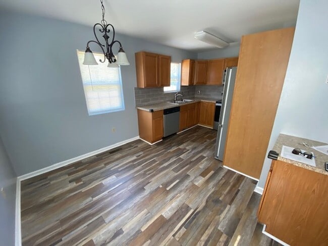 Building Photo - Rural & Adorable Rancher for Rent on large lot!