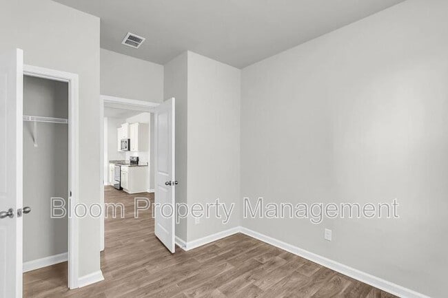 Building Photo - 151 Morning Vw Wy