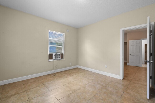 Building Photo - 3721 Henry Ave