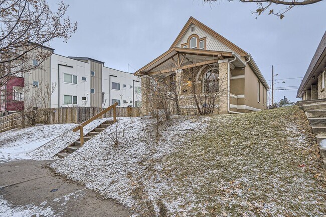 Building Photo - LOCATION! Blocks to Bronco's Stadium, light rail, park, Sloan's Lake.  ALL Utilities Included! Ov...