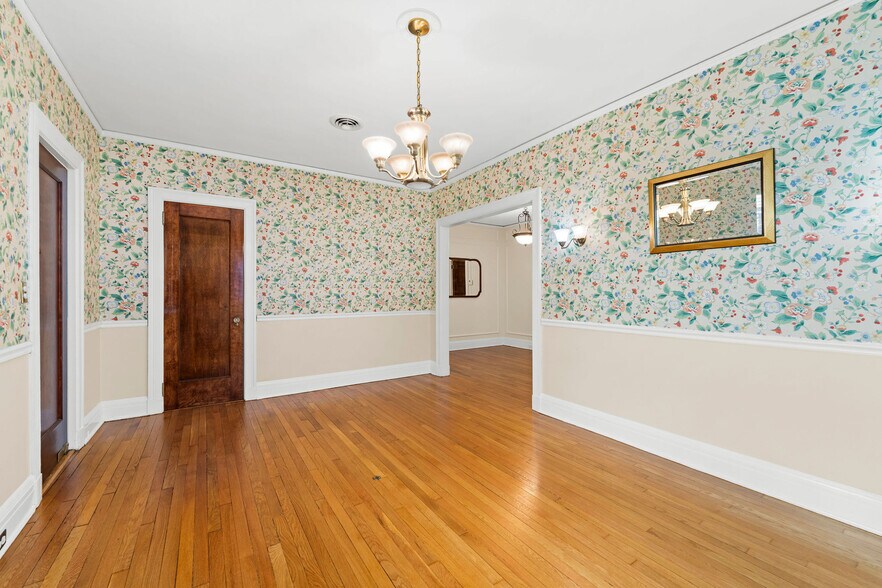 Building Photo - 3401 Greenway