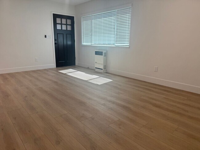 Building Photo - 793 W Pomona Blvd