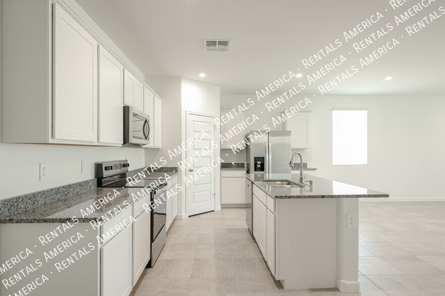 Building Photo - 38060 W Frascati Ave