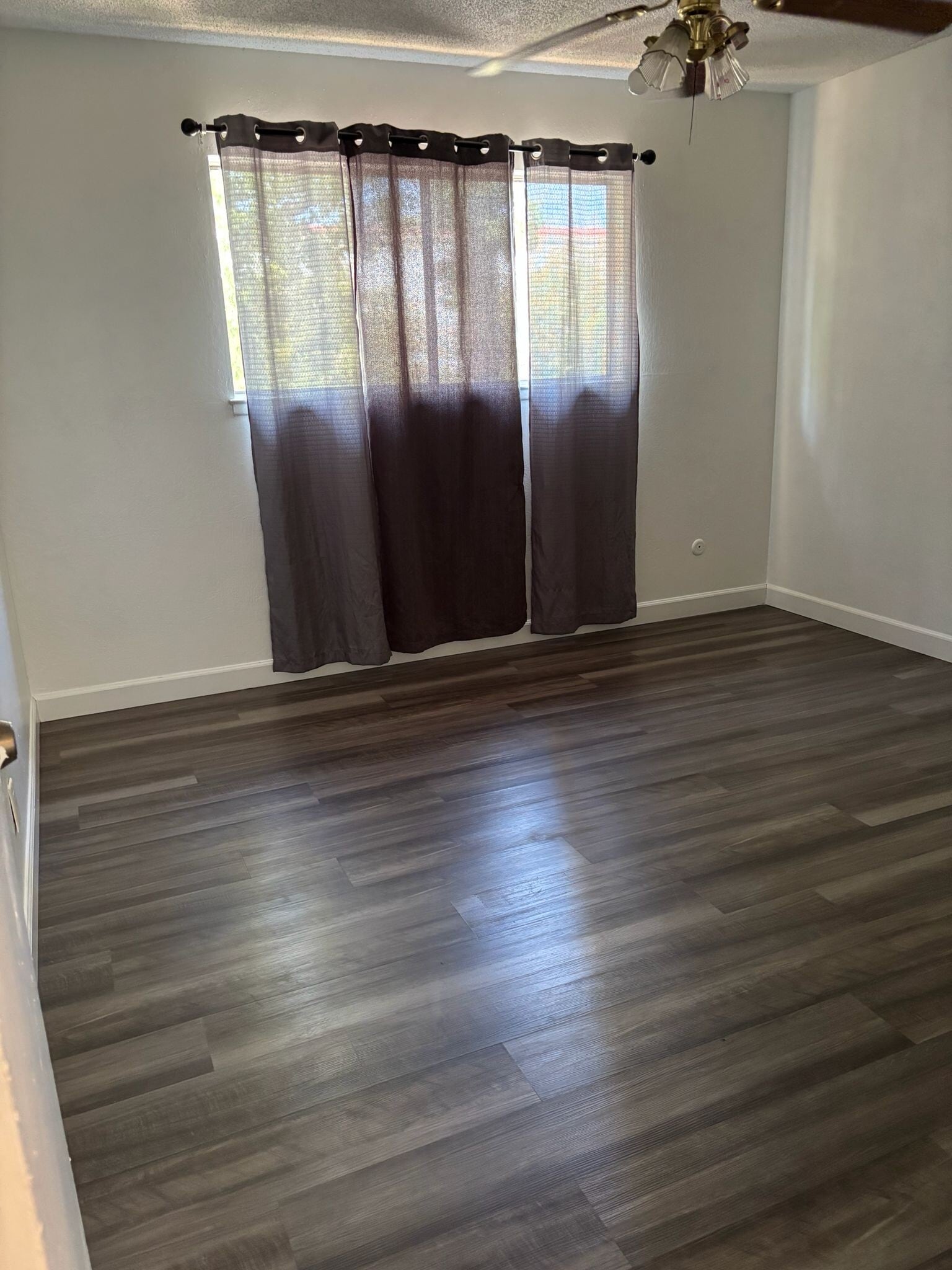 Building Photo - 3307 E Fairmont Ave