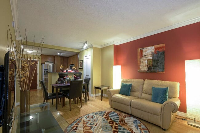 Building Photo - 912 F St NW