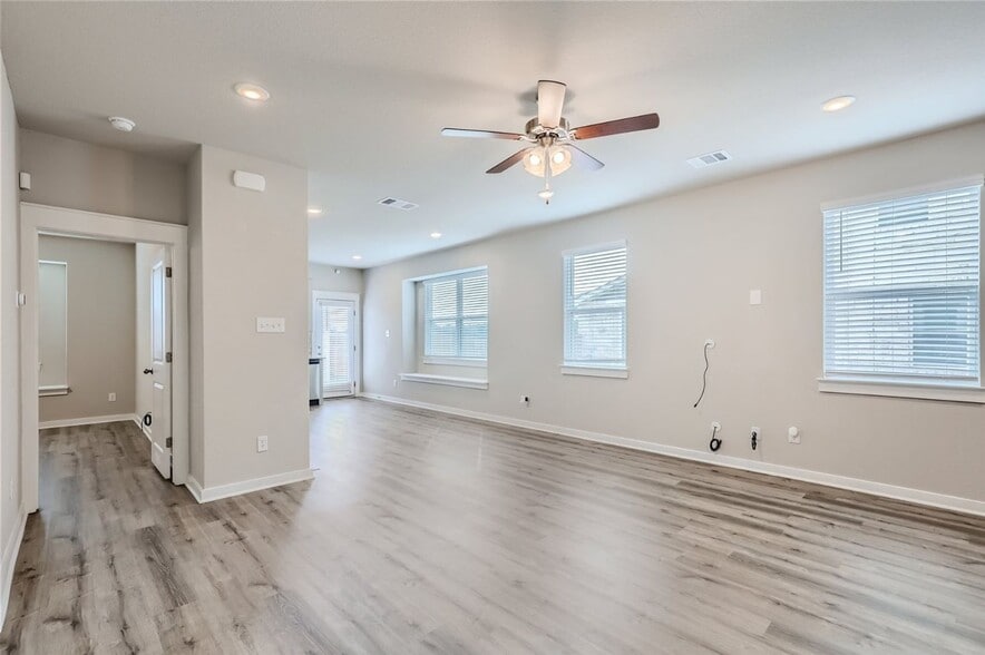 Building Photo - 2233 Rocoso Trl