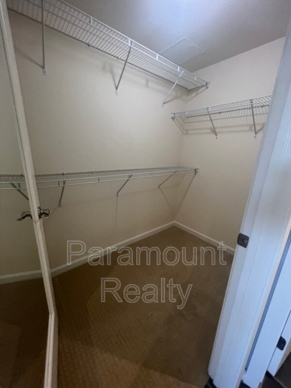 Building Photo - 700 S Abel St