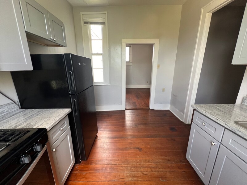 Building Photo - 2020-2022 Camp St