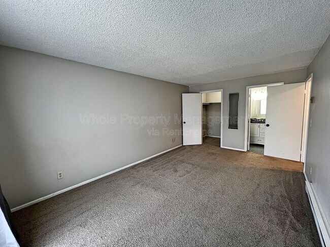 Building Photo - 8100 W Quincy Ave