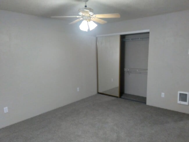 Building Photo - Three Bedroom Home on a Cul-de-sac, Landscaping Provided!