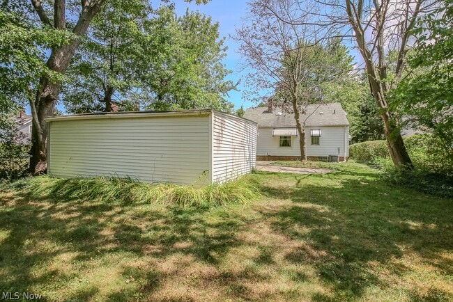 Building Photo - 1752 Brainard Rd