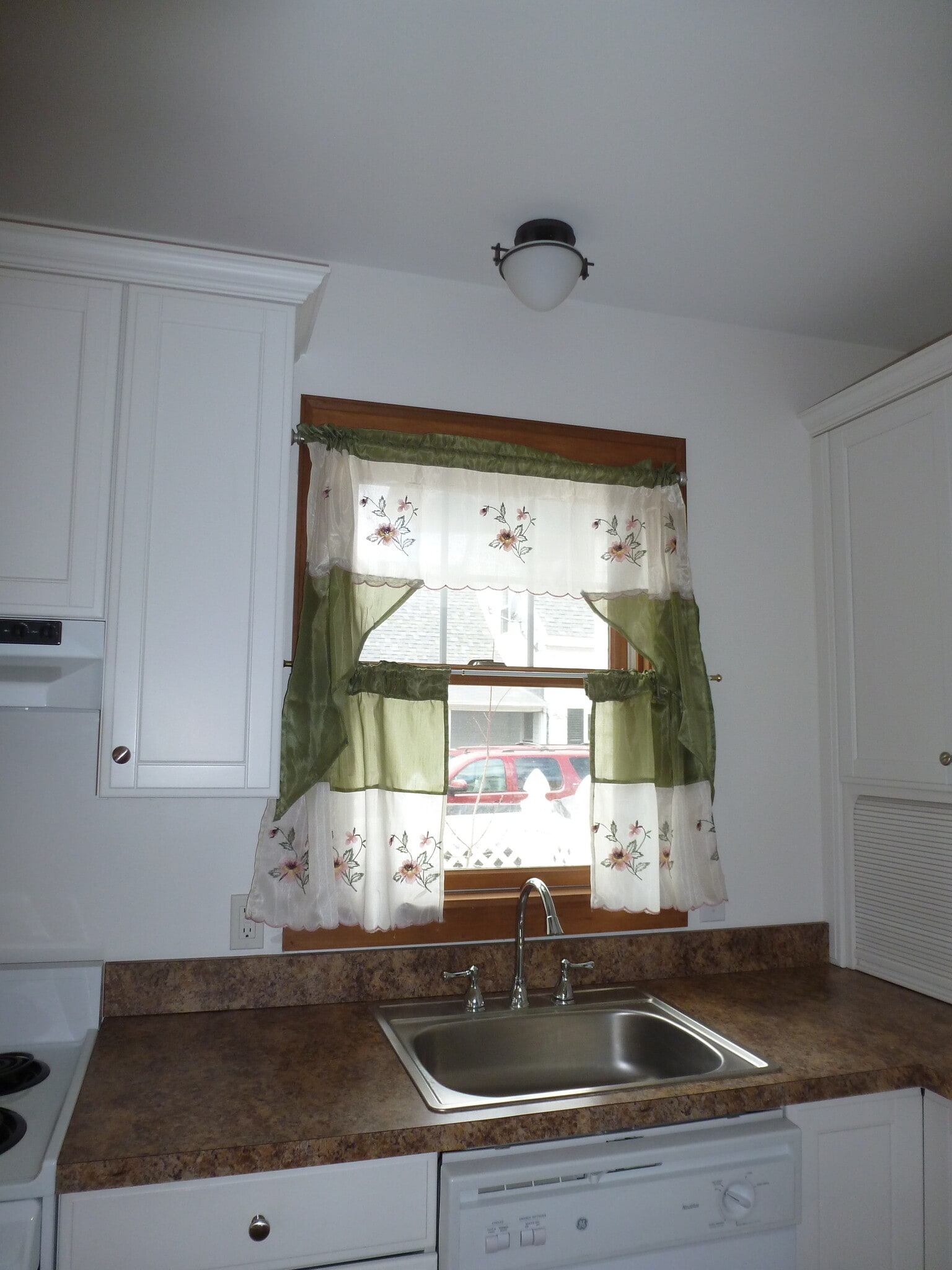 Building Photo - 18 Henry St