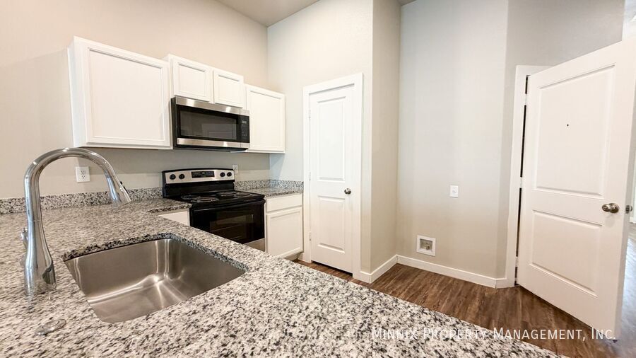 Building Photo - 2133 Kokomo Ave