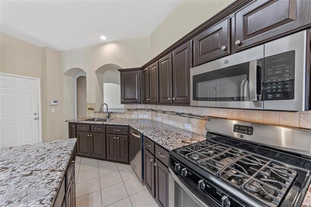 Building Photo - 10616 Red Cedar Dr