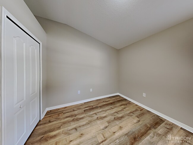 Building Photo - 15822 Pond Rush Ct
