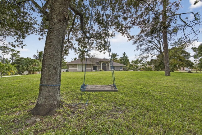 Building Photo - 11646 63rd Ln N