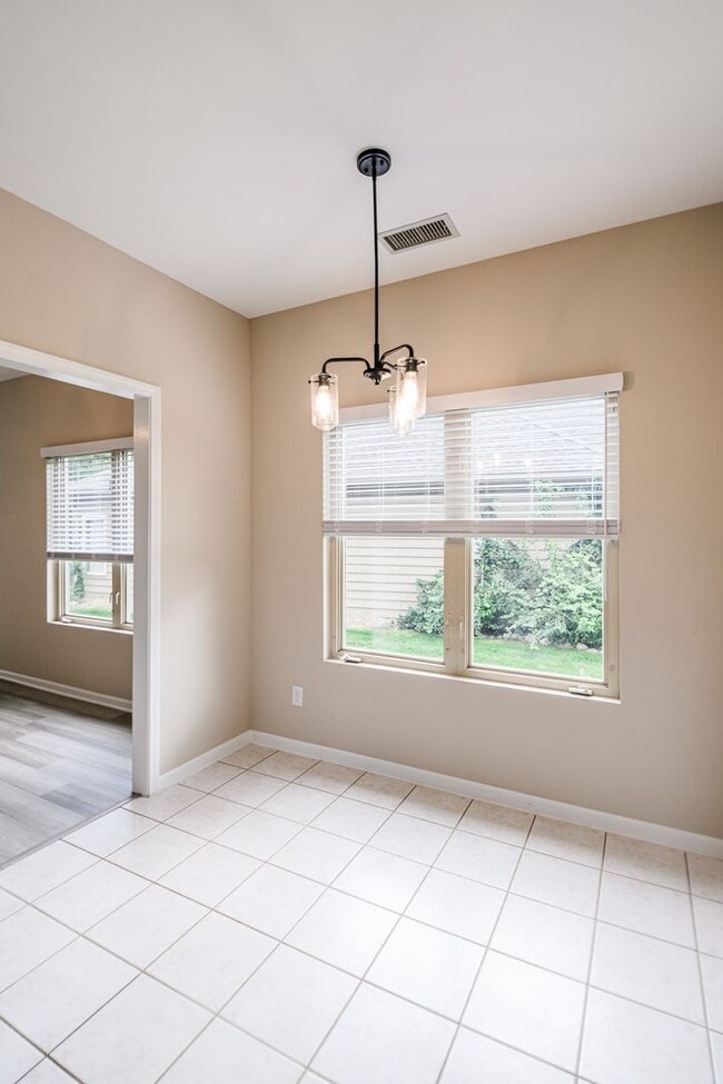 Building Photo - 2 bed 2 bath Ranch Townhouse in Winfield
