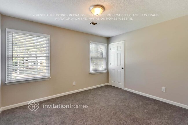 Building Photo - 6186 Pinewood Dr SE