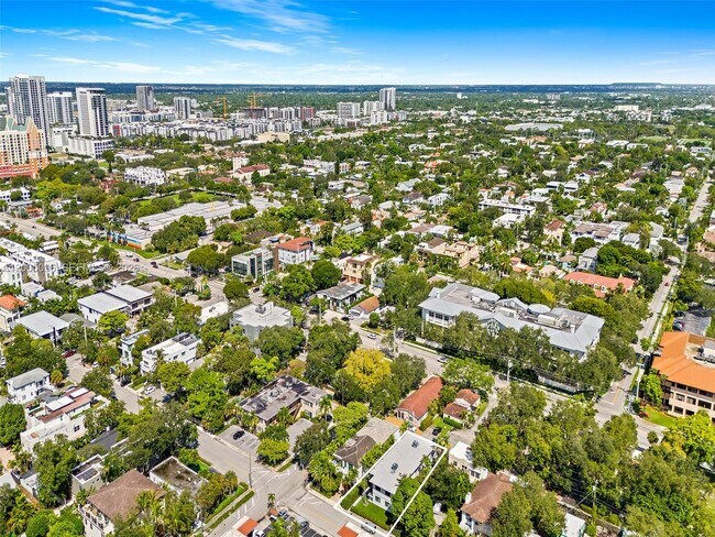 Building Photo - 1305 SE 1st St