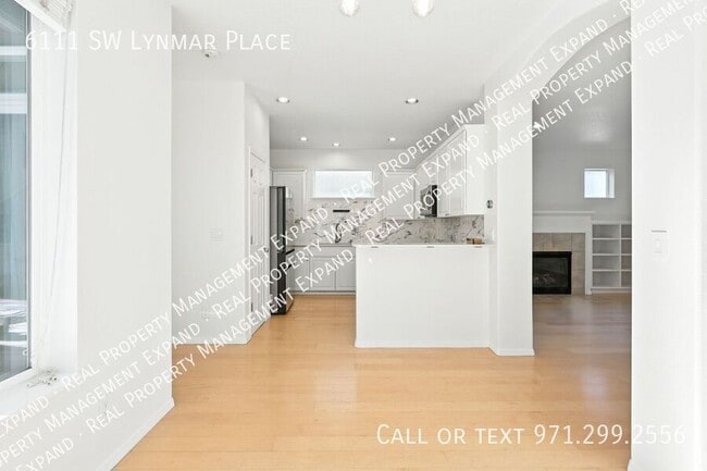 Building Photo - 6111 SW Lynmar Pl