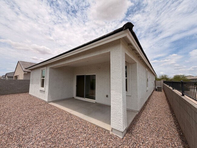 Building Photo - 18609 W Bronco Trl