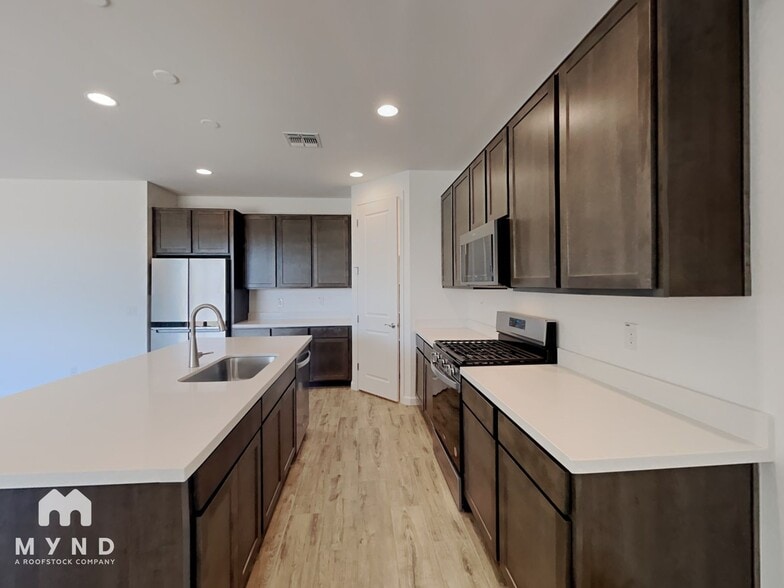 Building Photo - 13409 W Tether Trail