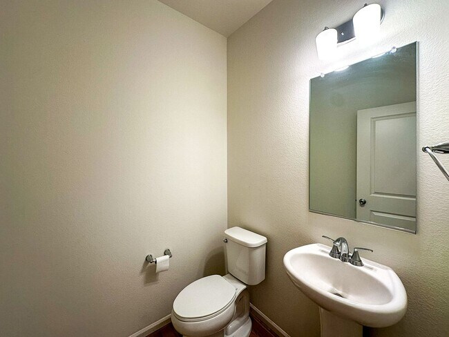 Building Photo - Painted Prairie 3bd 2.5ba paired house by DIA!