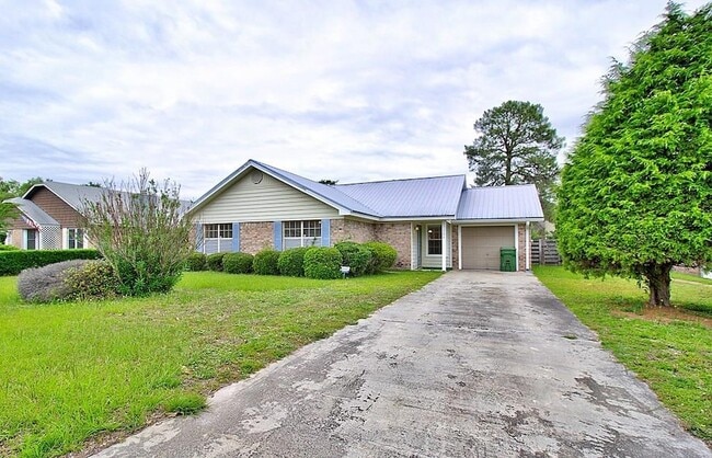 Primary Photo - 784 Inwood Dr