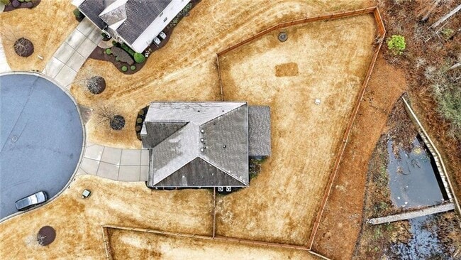 Building Photo - 4930 Alexandria Ave