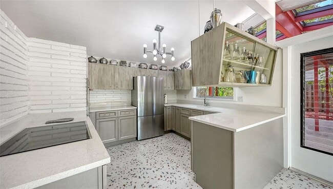 Building Photo - 4830 Higel Ave