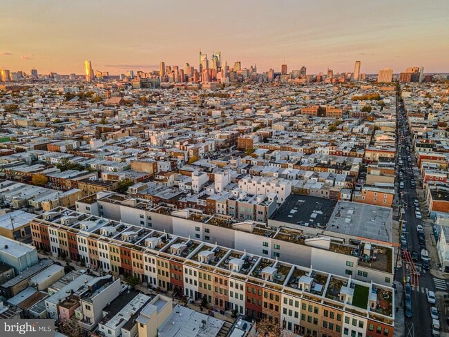 Building Photo - 617 McClellan St