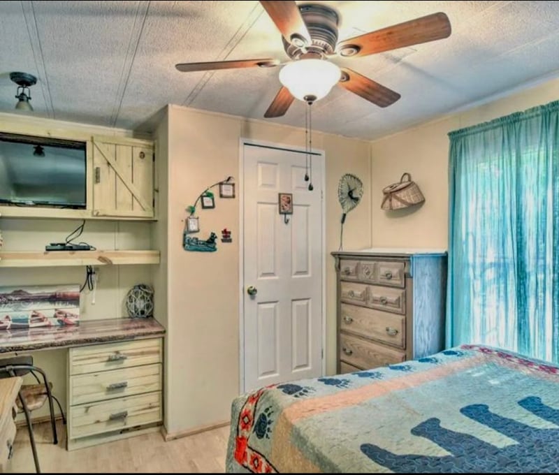 Building Photo - 290 S Port Bass Dr