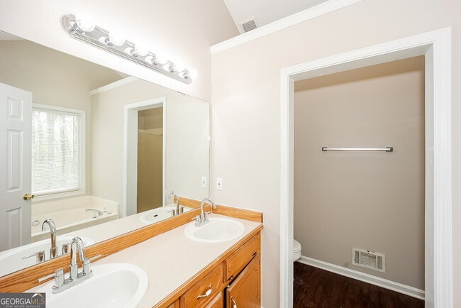 Building Photo - 165 Willow Shoals Dr