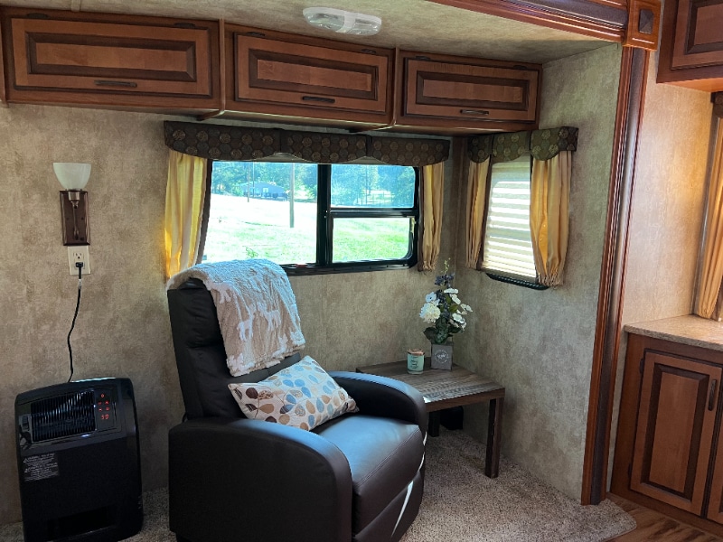 Building Photo - 7560 Chelsea Rd